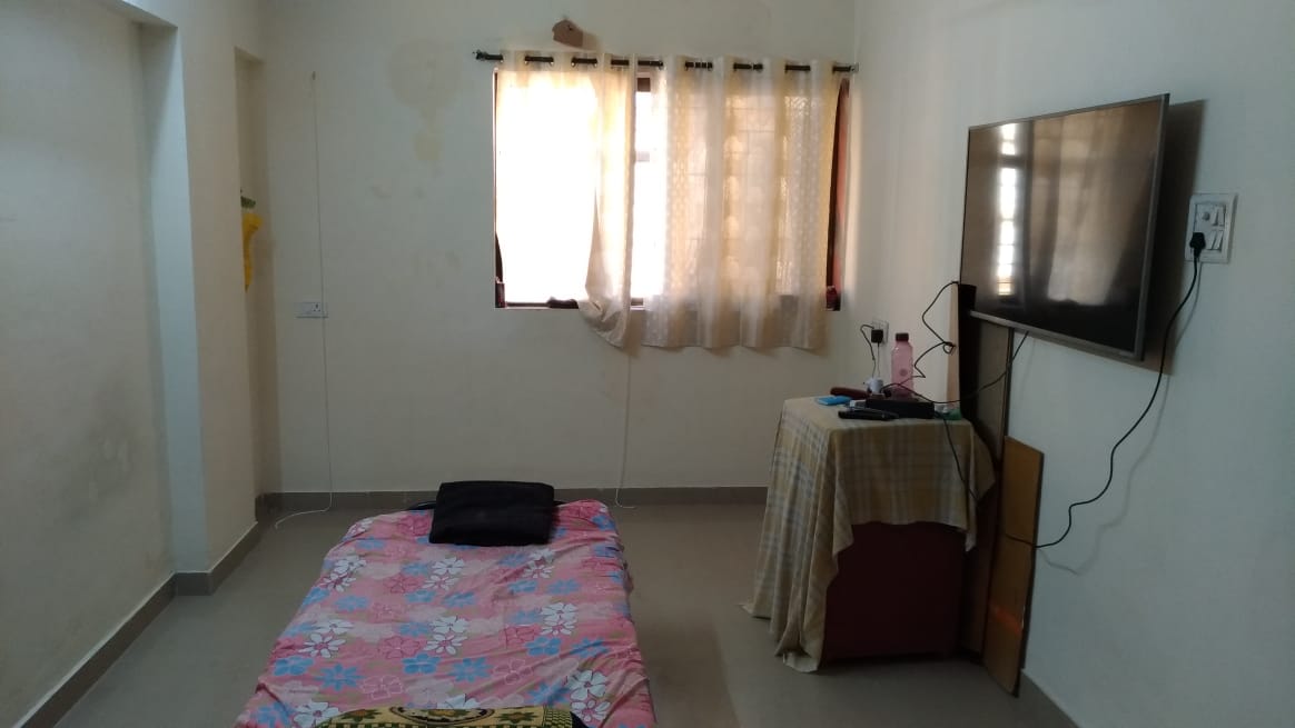 2 BHK Semi Furnished in Vatsalya , Kandivali West
